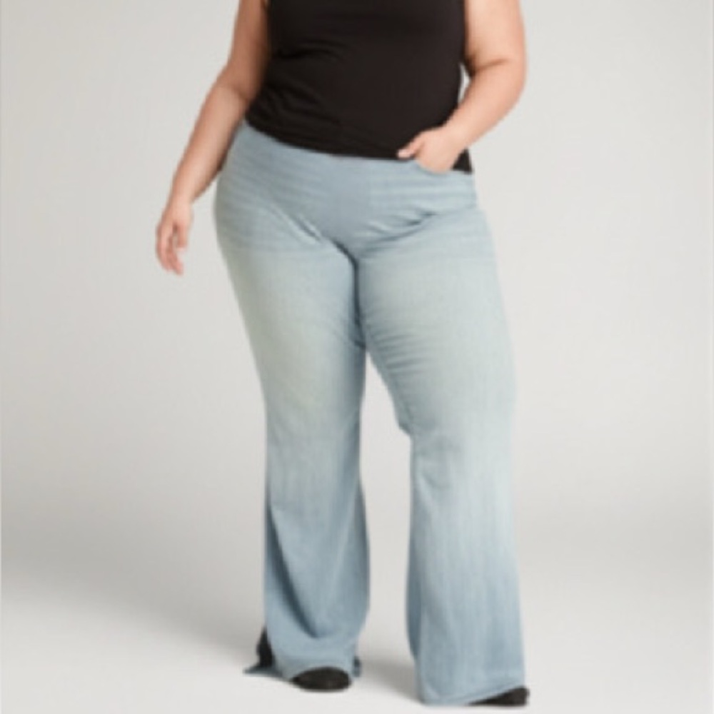 Light Wash Pull On Stretch Y2K‎ Style High Rise Flared Jeans